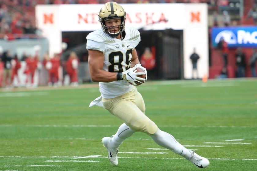 LINCOLN, NE - SEPTEMBER 29: Tight end Brycen Hopkins #89 of the Purdue Boilermakers runs after a catch against the Nebraska Cornhuskers at Memorial Stadium on September 29, 2018 in Lincoln, Nebraska. (Photo by Steven Branscombe/Getty Images)