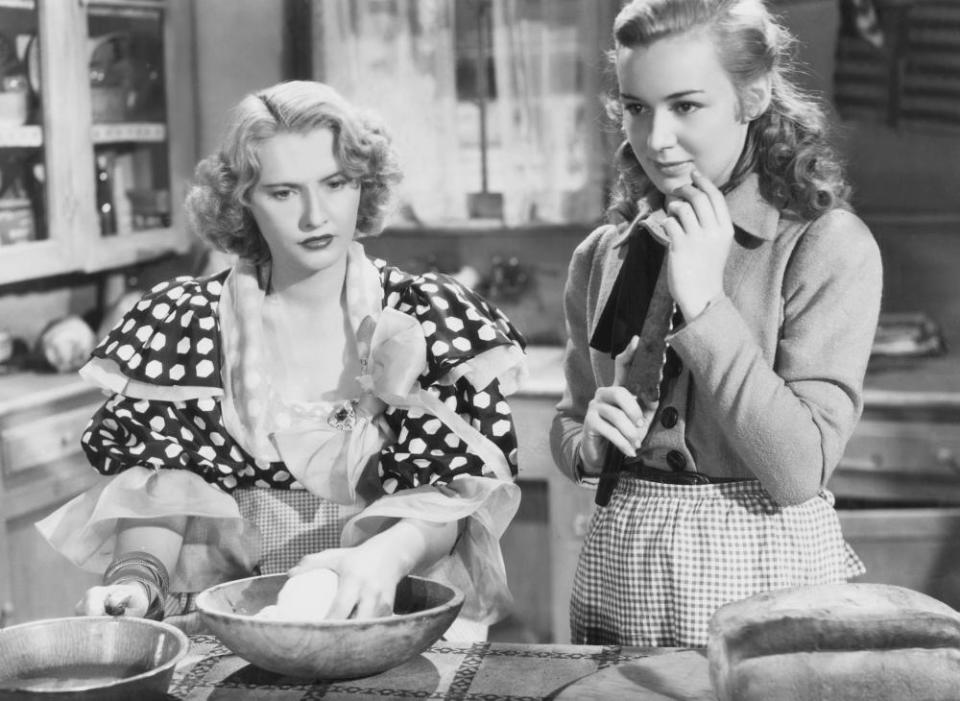 Barbara Stanwyck and Anne Shirley in Stella Dallas.