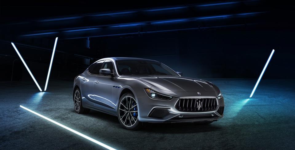 12_Maserati_Ghibli_Hybrid.jpg