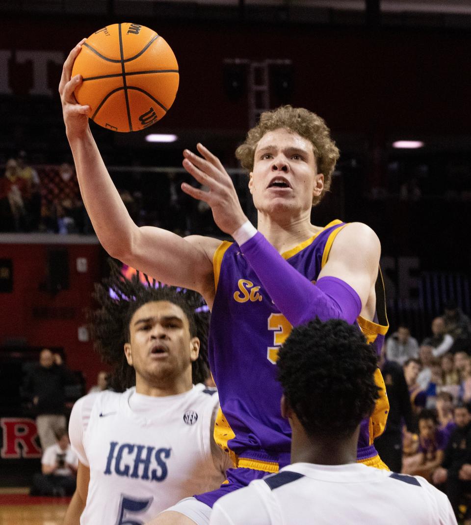 St. Rose Matthew Hodge drive to the basket and shoots. St. Rose Boys Basketball dominates Monclair’s Immaculate Conception 73-29 in NJSIAA Non-Public B Final at Piscataway, NJ on March 8, 2024.