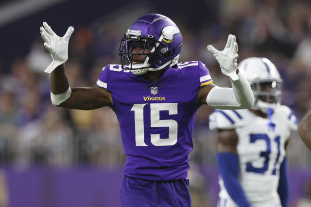 Bears claim former Vikings WR Ihmir Smith-Marsette