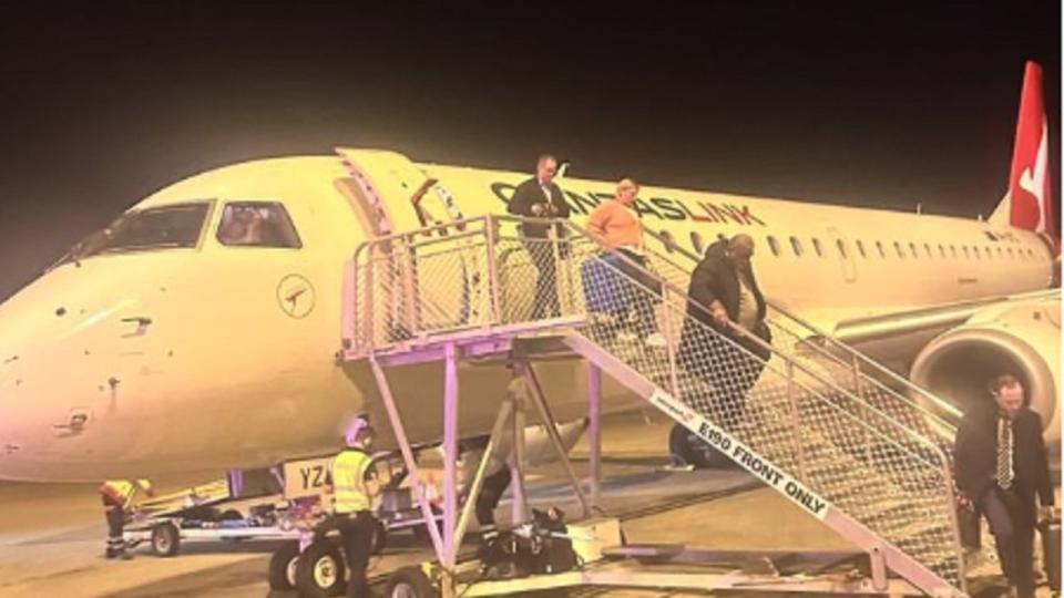 A Canberra to Brisbane Qantas flight was forced to make an emergency landing at Brisbane airport.