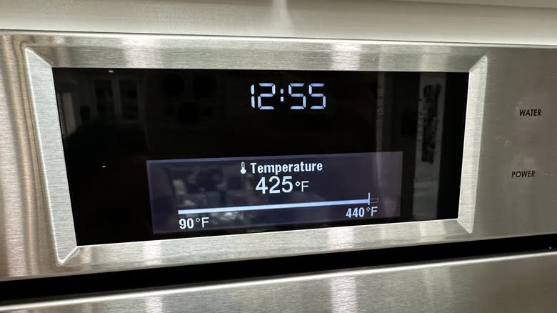 oven preheating to 425