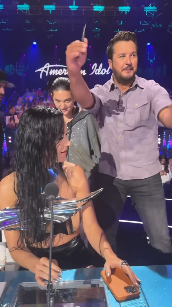 Fellow “Idol” co-judge Luke Bryan (right) attempted to help out his co-star. @katyperry/Instagram