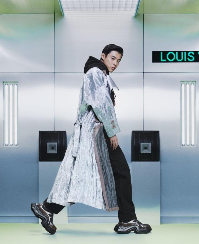 Louis Vuitton LV Archlight 2.0 Men's Platform Sneaker, Blue, 9