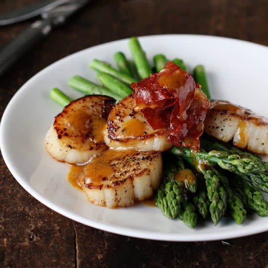 Asparagus with Scallops, Browned Butter and Prosciutto