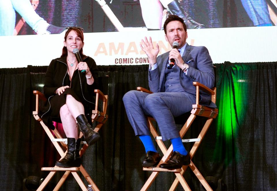 Power Rangers Alum Amy Jo Johnson Breaks Down in Tears Over Jason David Frank's Death