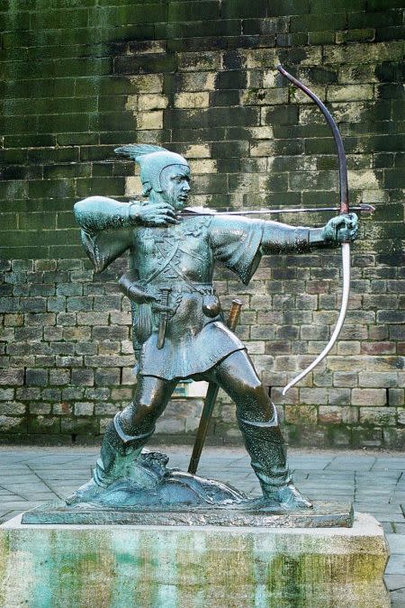 A statue of Robin Hood in Nottingham. Credit: Wikipedia