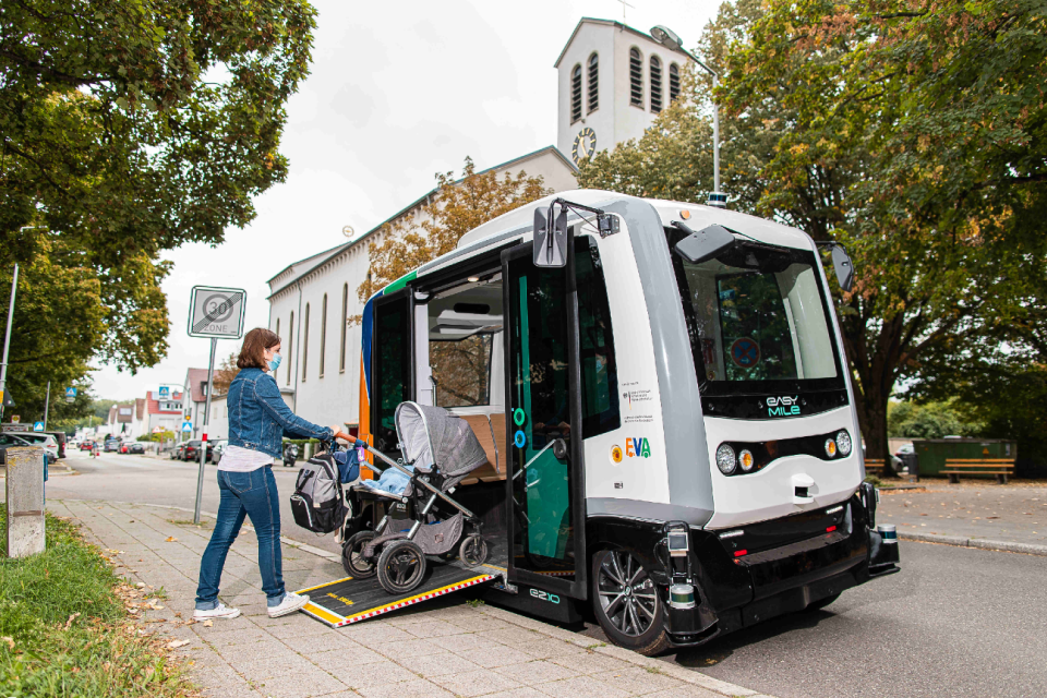 Die autonomen Minibusse sind barrierefrei.