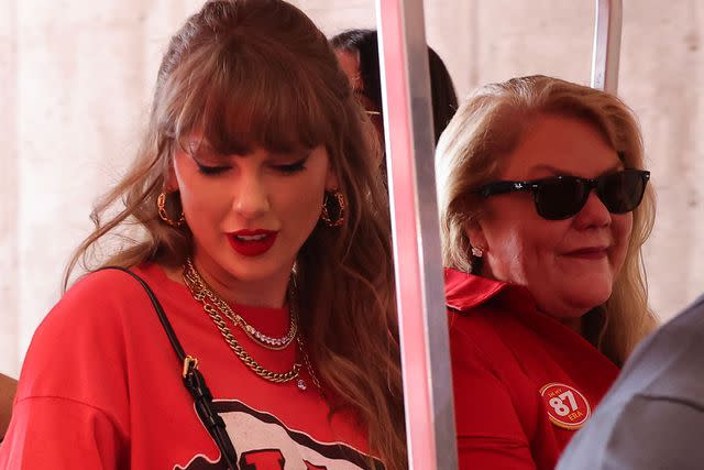 <p>Jamie Squire/Getty </p> Taylor Swift and her mom Andrea arrive at Arrowhead Stadium