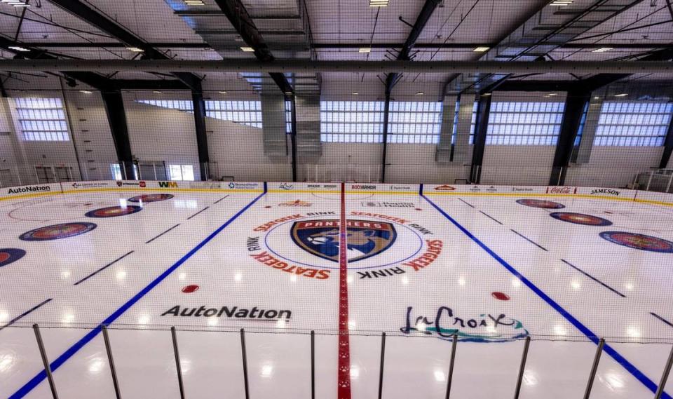 The SeatGeek Rink is one of two ice rinks at the Baptist Health IcePlex. This rink will be used mostly by the public. Jose A. Iglesias/jiglesias@elnuevoherald.com
