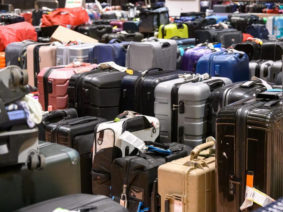 23 June 2022, Hamburg: Numerous suitcases are stored in the baggage claim area. Hundreds of suitcases, bags and baby carriages are still piled up in the baggage claim area of the airport and only find their owners after days. According to the airport, this is so-called rush baggage, which arrived in Hamburg on a later flight than the passenger.