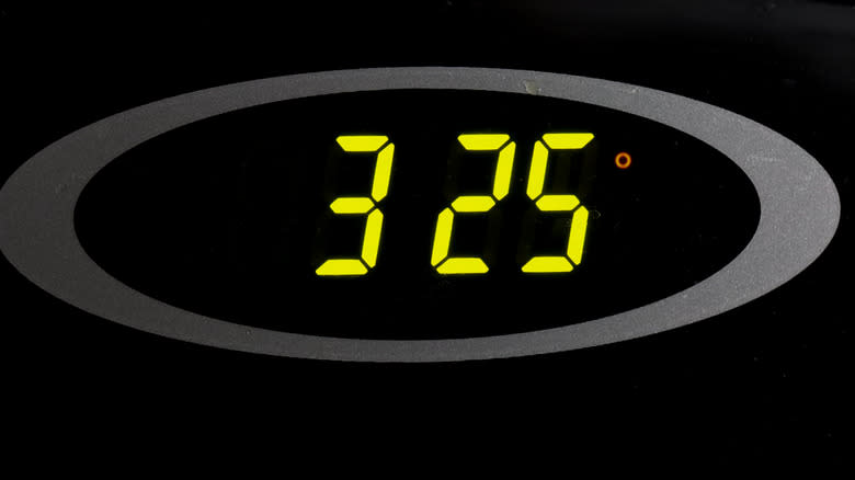 oven temperature showing 325 degrees