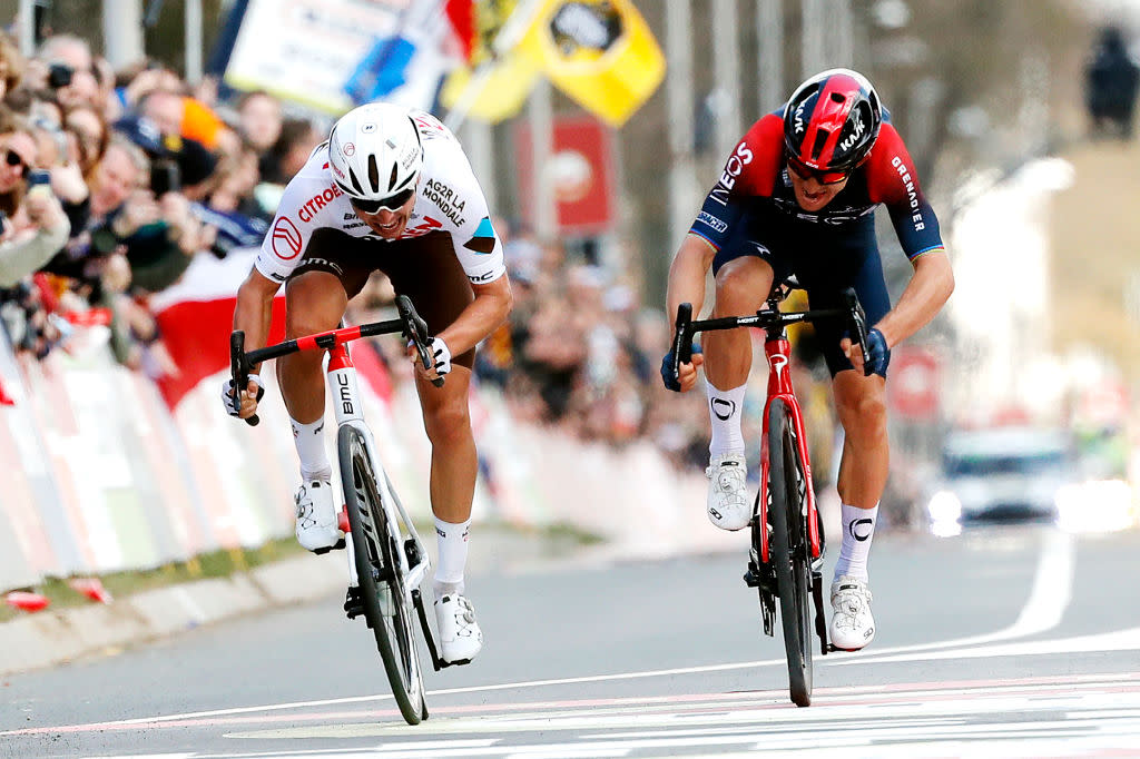  VALKENBURG NETHERLANDS  APRIL 10 LR Benoit Cosnefroy of France and AG2R Citren Team and Michal Kwiatkowski of Poland and Team INEOS Grenadiers sprint to win during the 56th Amstel Gold Race 2022  Mens Elite a 2541km one day race from Maastricht to Valkenburg  AGR2022  WorldTour  on April 10 2022 in Valkenburg Netherlands Photo by Bas CzerwinskiGetty Images 