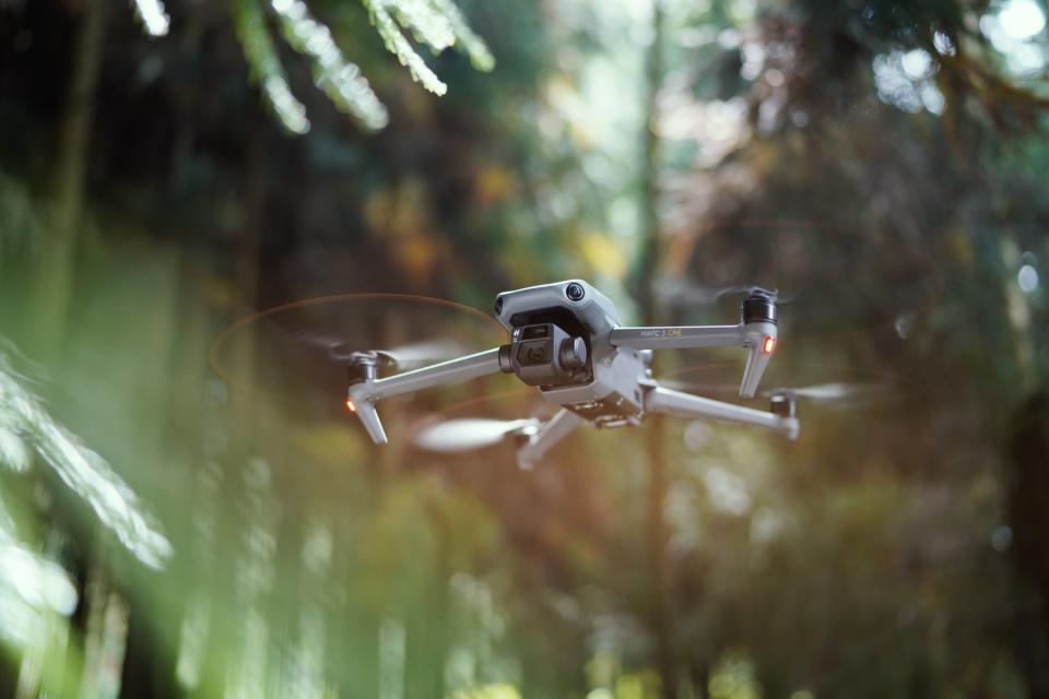 <p>DJI Mavic 3 drone press gallery</p>
