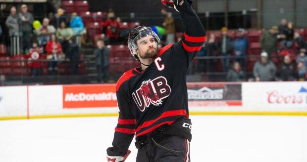 UNB men's hockey team posts 1st perfect 30-0 regular season in U