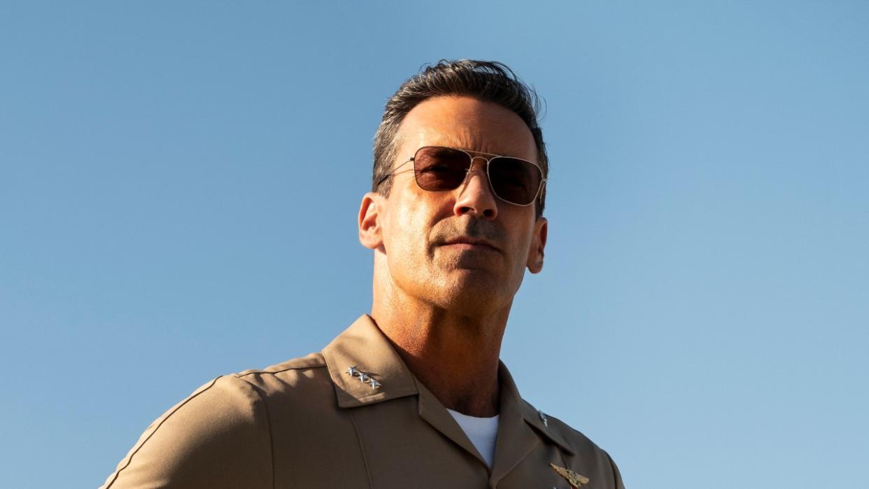  Jon Hamm (Vice Admiral Cyclone) in Top Gun: Maverick. 