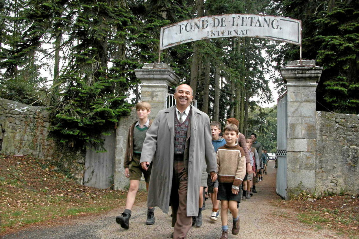 Gérard Jugnot et Jean-Baptiste Maunier à la tête des Choristes.  - Credit:REX FEATURES/SIPA / SIPA / Moviestore Collection / Rex Feat