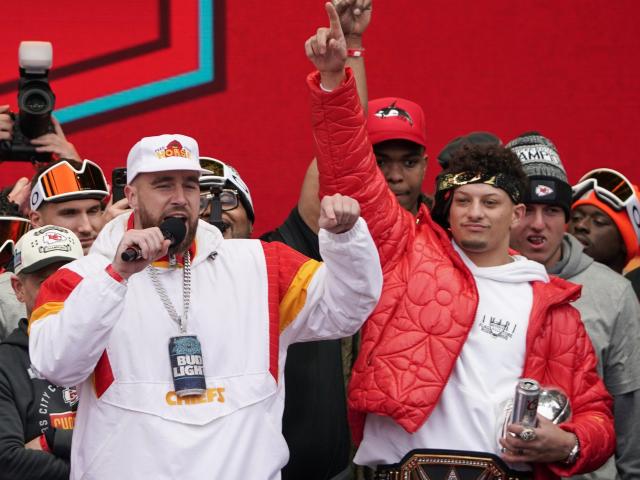 Chiefs' Super Bowl parade in Kansas City: Travis Kelce brings down