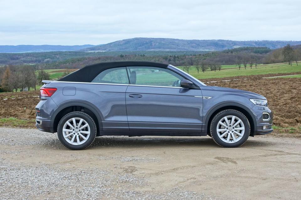 <p>The T-Roc Cabriolet's insulated, power convertible top can be lowered in nine seconds at speeds up to 20 mph. Raising it takes 11 seconds.</p>