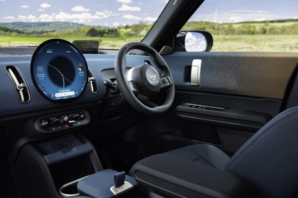 inside the new mini countryman