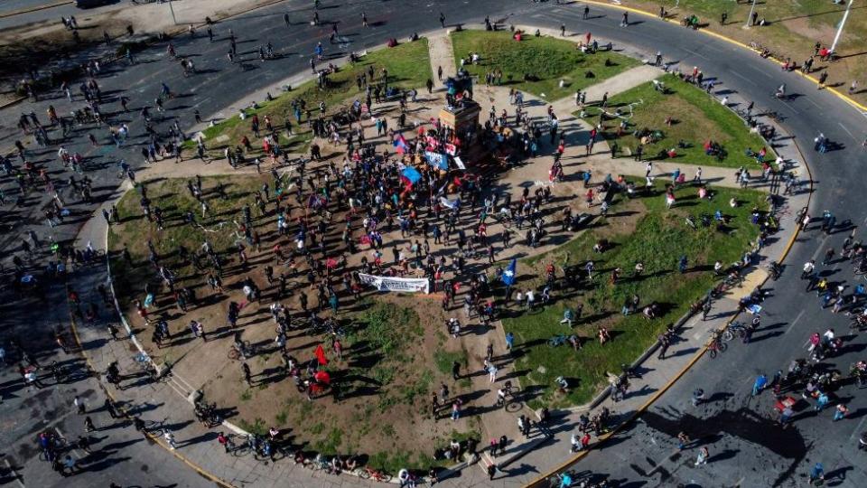 Protestas en Plaza Italia durante este sábado.