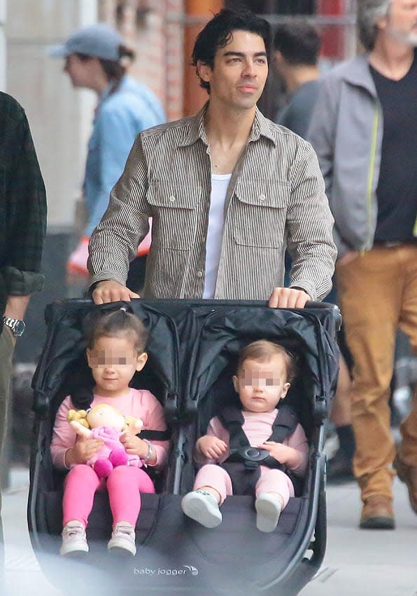 Joe Jonas aprovecha el tiempo con sus hijas tras llegar a un acuerdo con Sophie Turner