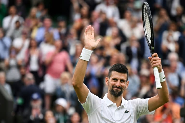 Snooker rookie: Novak Djokovic celebrates winning against Czech Republic's Vit Kopriva (ANDREJ ISAKOVIC)