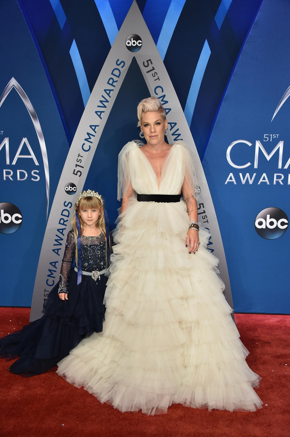 Pink and daughter Willow at the Country Music Association Awards, 2017