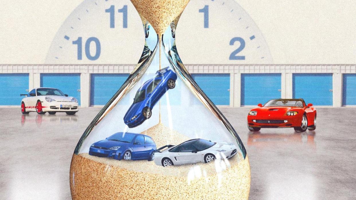 sand timer with cars