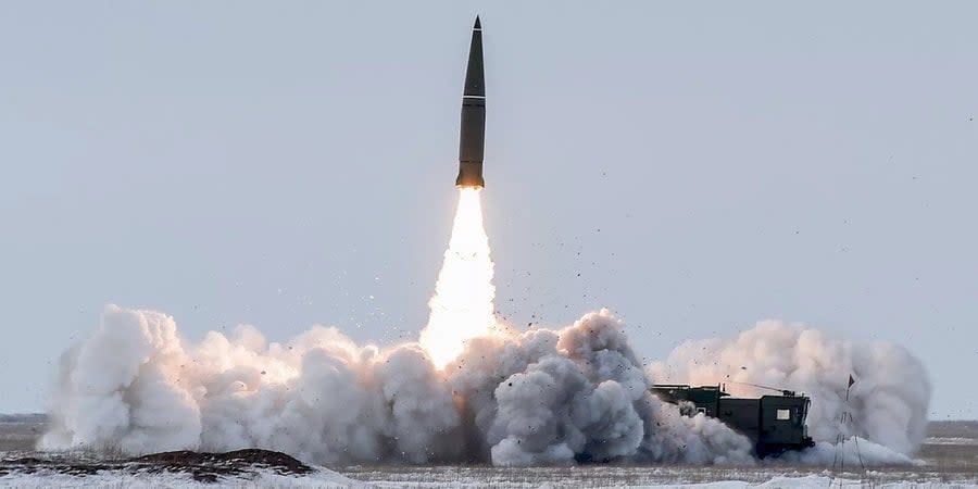 The launch of a ballistic missile by the Russian OTRK Iskander