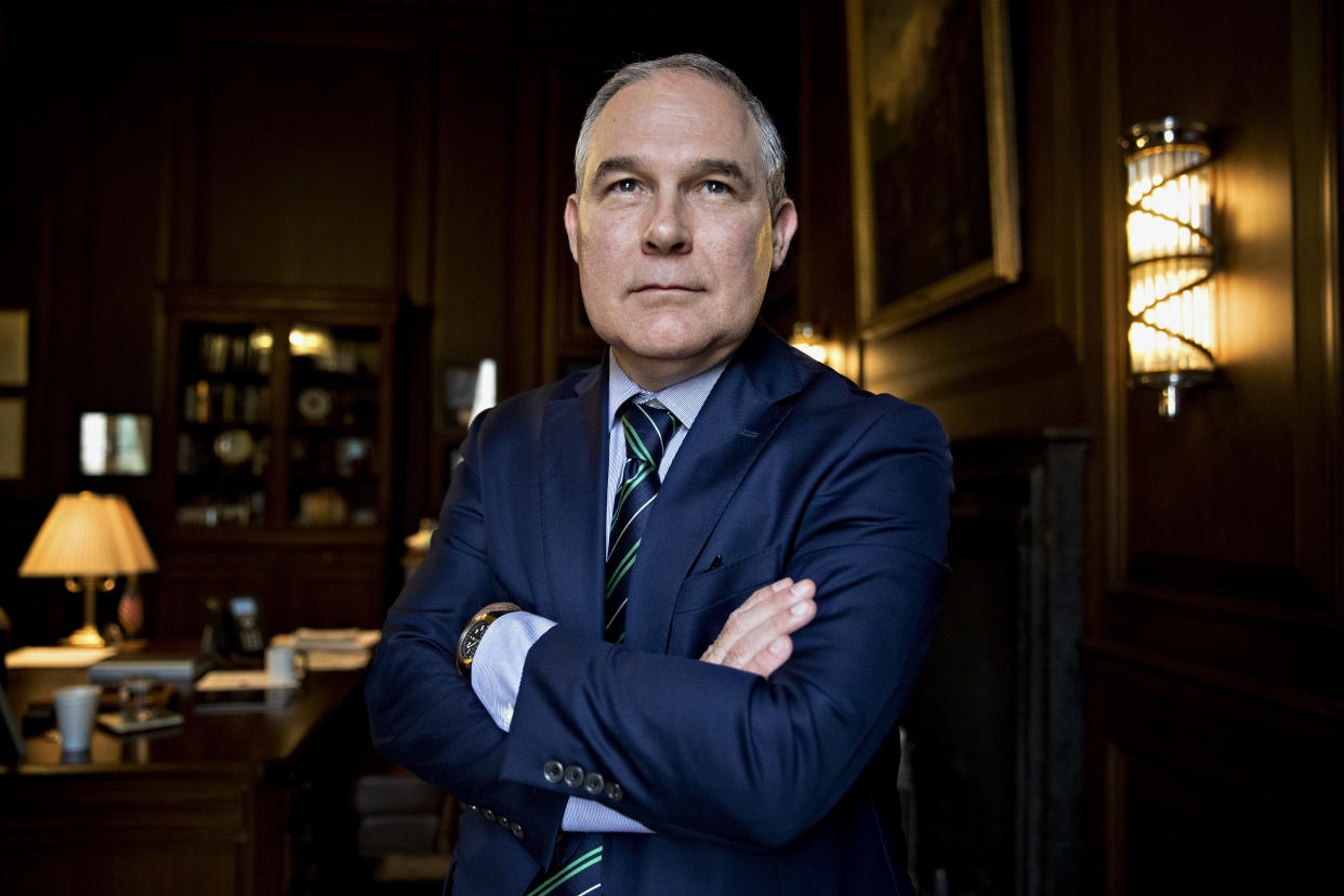 <span class="s1">Scott Pruitt on Oct. 25. (Photo: Andrew Harrer/Bloomberg via Getty Images)</span>