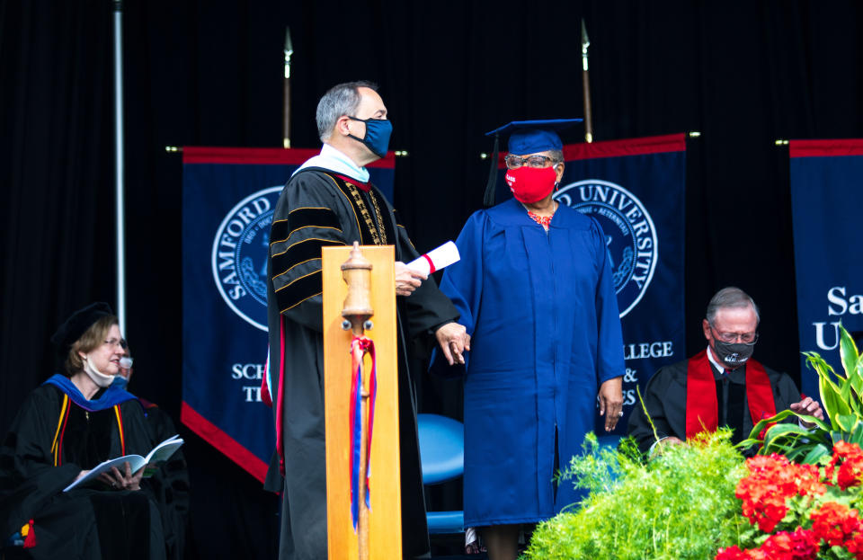 78-year-old great-grandmother receives degree (Stephanie Douglas / Samford University)