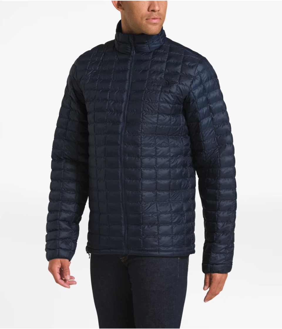 This jacket comes in sizes L to 3XL. <strong><a href="https://fave.co/38989tw" target="_blank" rel="noopener noreferrer">Find it at The North Face﻿</a></strong>.