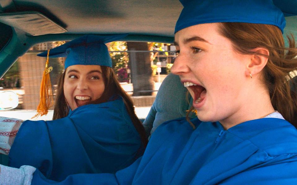 "Booksmart" war der vielleicht lustigste Film des Jahres 2019. In Wildes Regiedebüt lassen es zwei junge Frauen noch einmal so richtig krachen, bevor sie von der Highschool aufs College wechseln. Denn vor lauter Lernen haben sie das Feiern bislang vergessen. Eine Komödie, die nicht nur irre komisch ist, sondern auch wunderbar intelligent sein darf. (Bild: ANNAPURNA PICTURES)