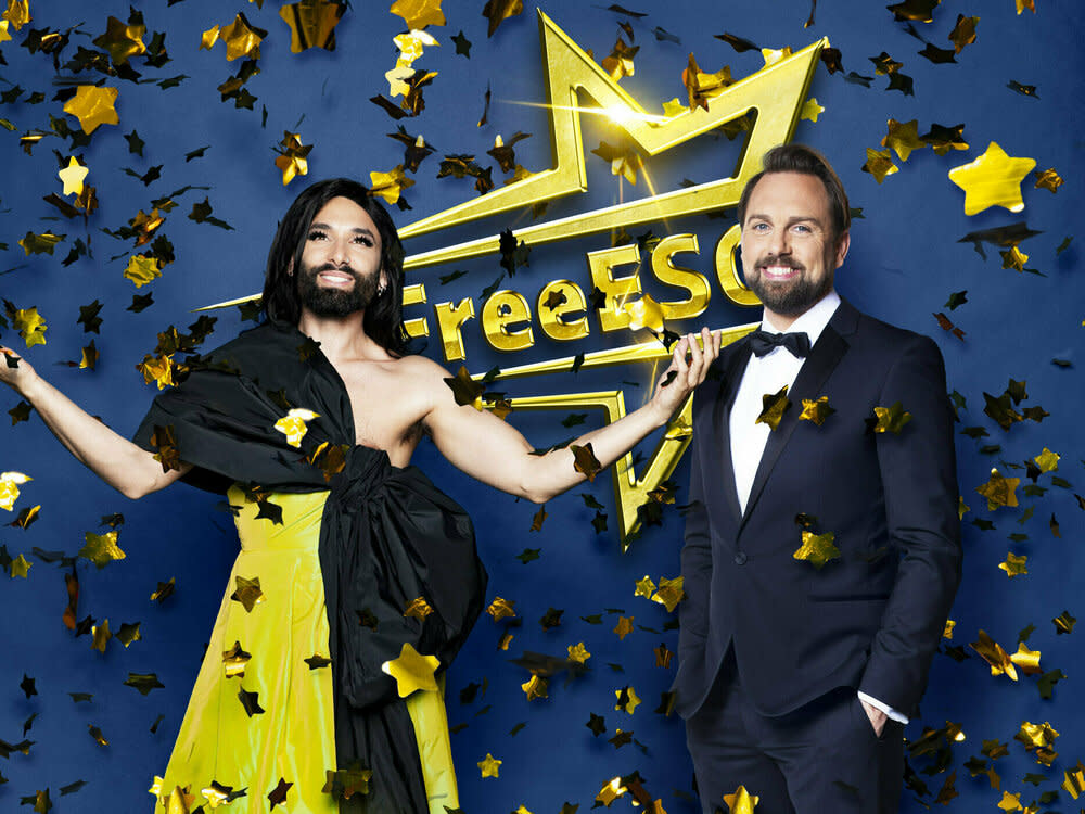 Steven Gätjen und Conchita Wurst führten erneut durch den launigen Musikabend (Bild: © ProSieben / Markus Morianz / Benedikt Müller)