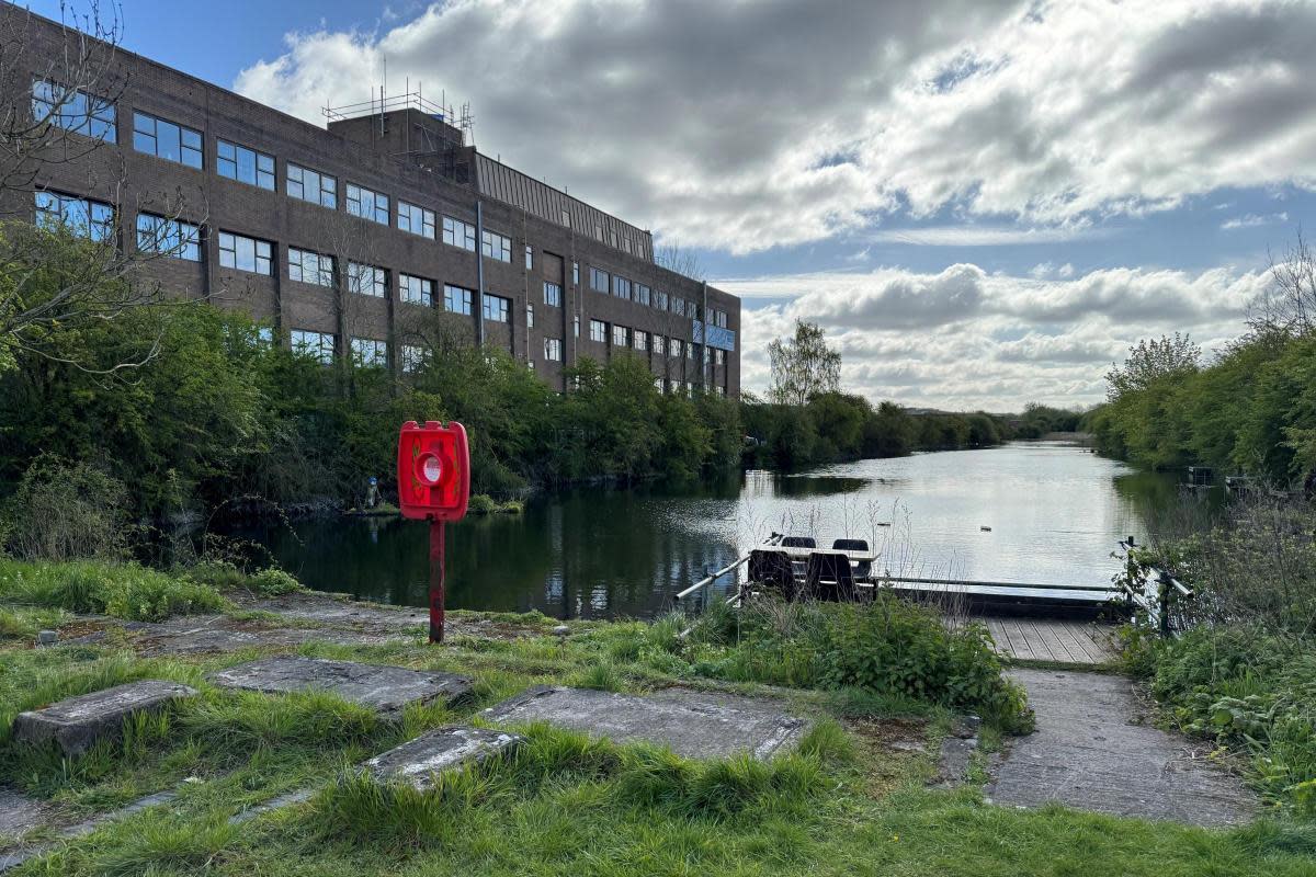 The body was discovered at the Raychem Lagoon between Rodbourne and Cheney Manor Industrial Estate <i>(Image: Newsquest)</i>