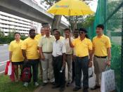 Reform Party secretary-general Kenneth Jeyaretnam with his supporters. (Yahoo! photo)