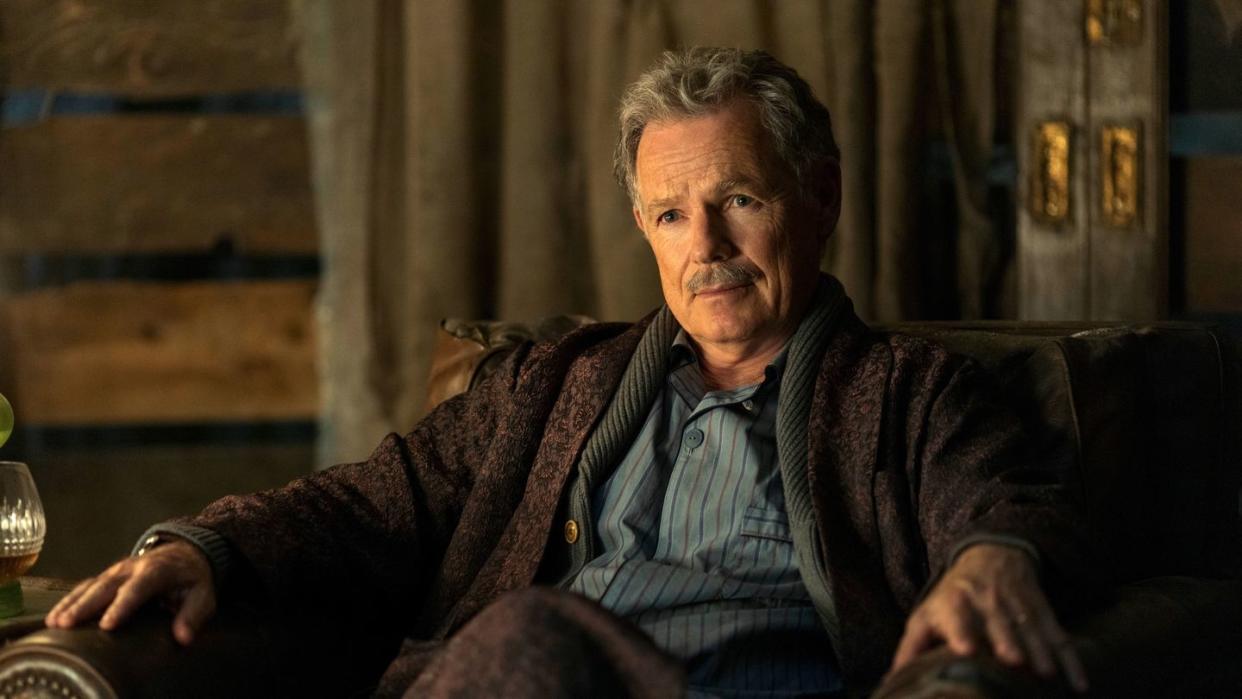 the fall of the house of usher bruce greenwood as roderick usher
