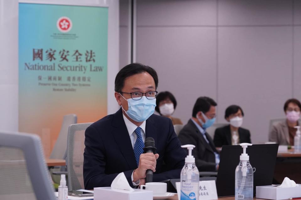 香港公務員事務局長聶德權表示，雖大部分人已簽署愛國聲明，但目前仍有逾200人拒絕簽署。   圖：翻攝自聶德權臉書（資料照）