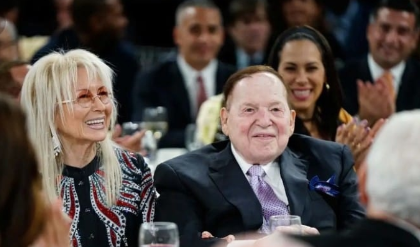 Adelson junto a su esposa Miriam. (Forbes)