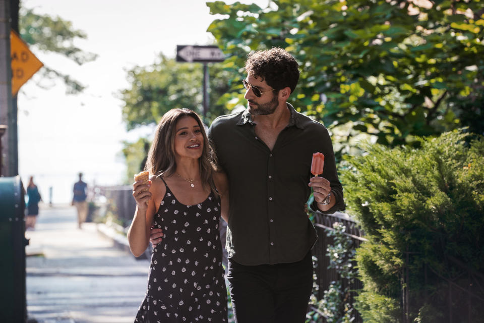 Gina Rodriguez as Mack and Tom Ellis as Nick in Players. (K.C. Bailey/Netflix)