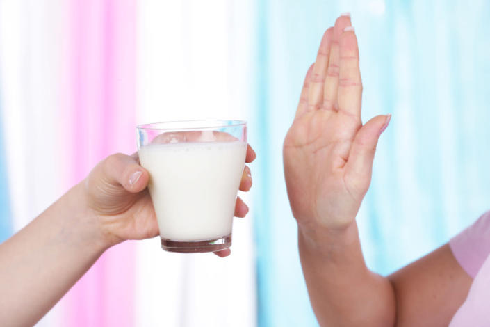 <p>Send a quick email or make a phone call to find out the answer to this important question, and plan meals and snacks accordingly. Even better, ask about your guests’ food preferences at the same time, and if someone informs you about a preference for almond milk over cow’s milk, pick some up. <i>(Photo: Thinkstock)</i></p>