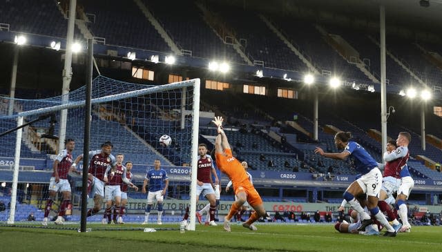 Dominic Calvert-Lewin heads in Everton's goal 