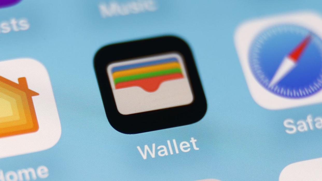 apple wallet app on iphone screen