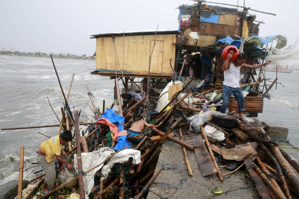 Typhoon Koppu pounds the Philippines