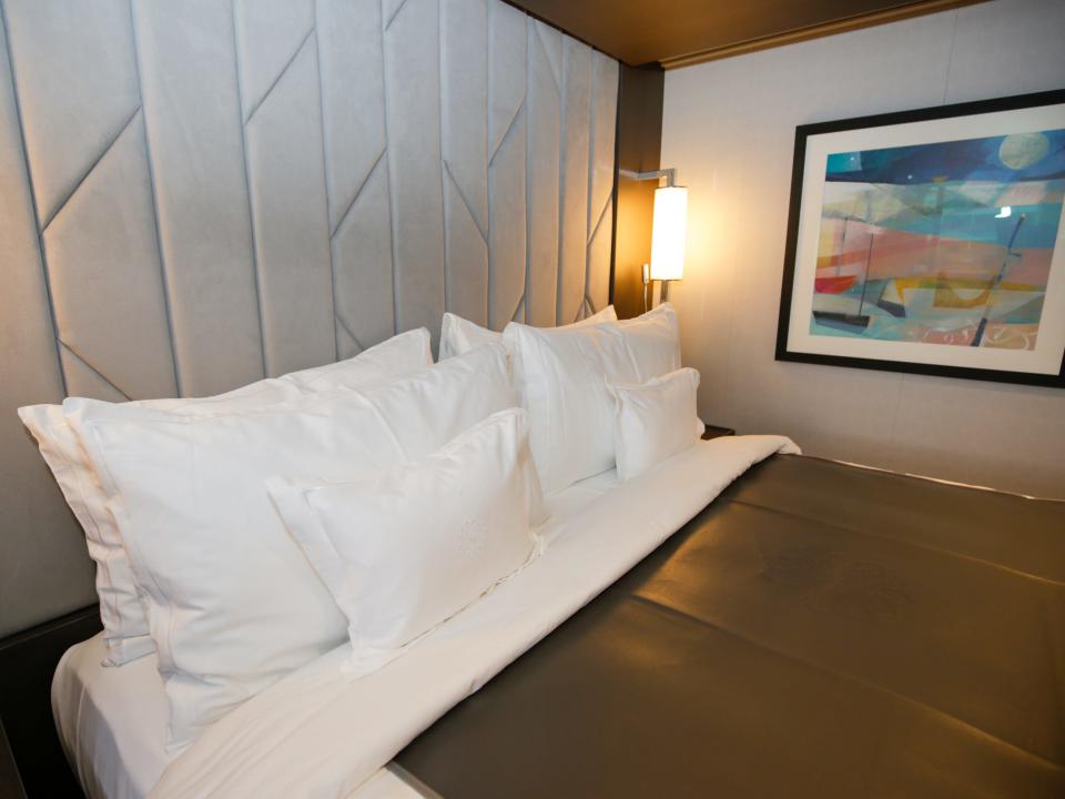 bed in Explora I suite