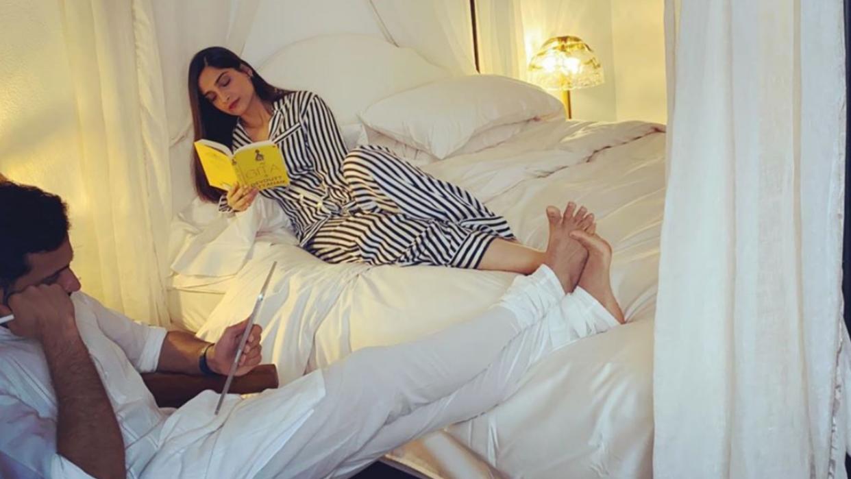 What are Sonam Kapoor and Anand Ahuja reading during the lockdown