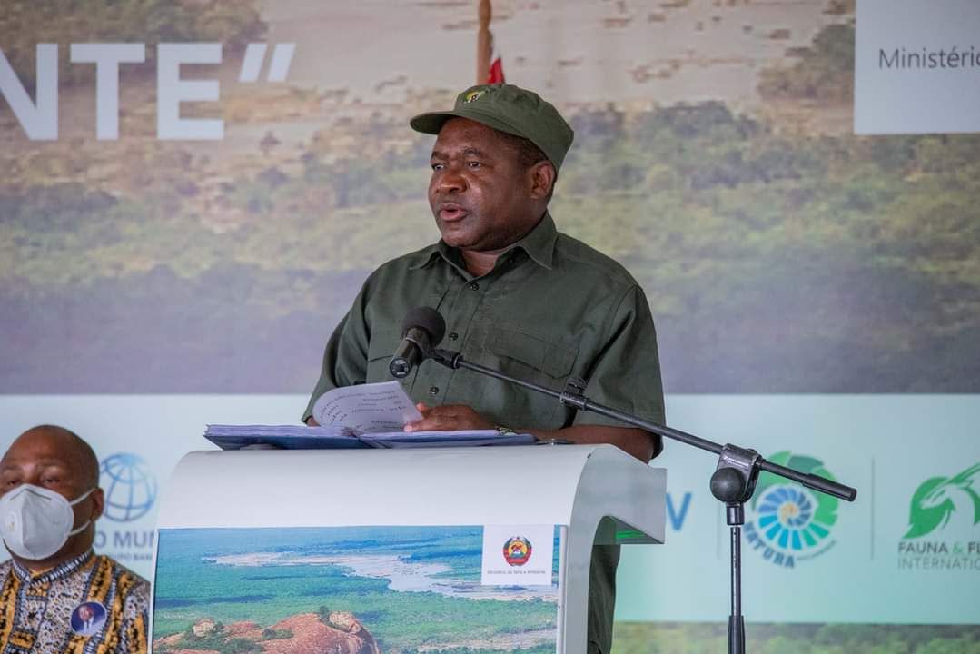 President Nyusi at The Giants Club signing ceremony in Niassa Special Reserve (Space for Giants )