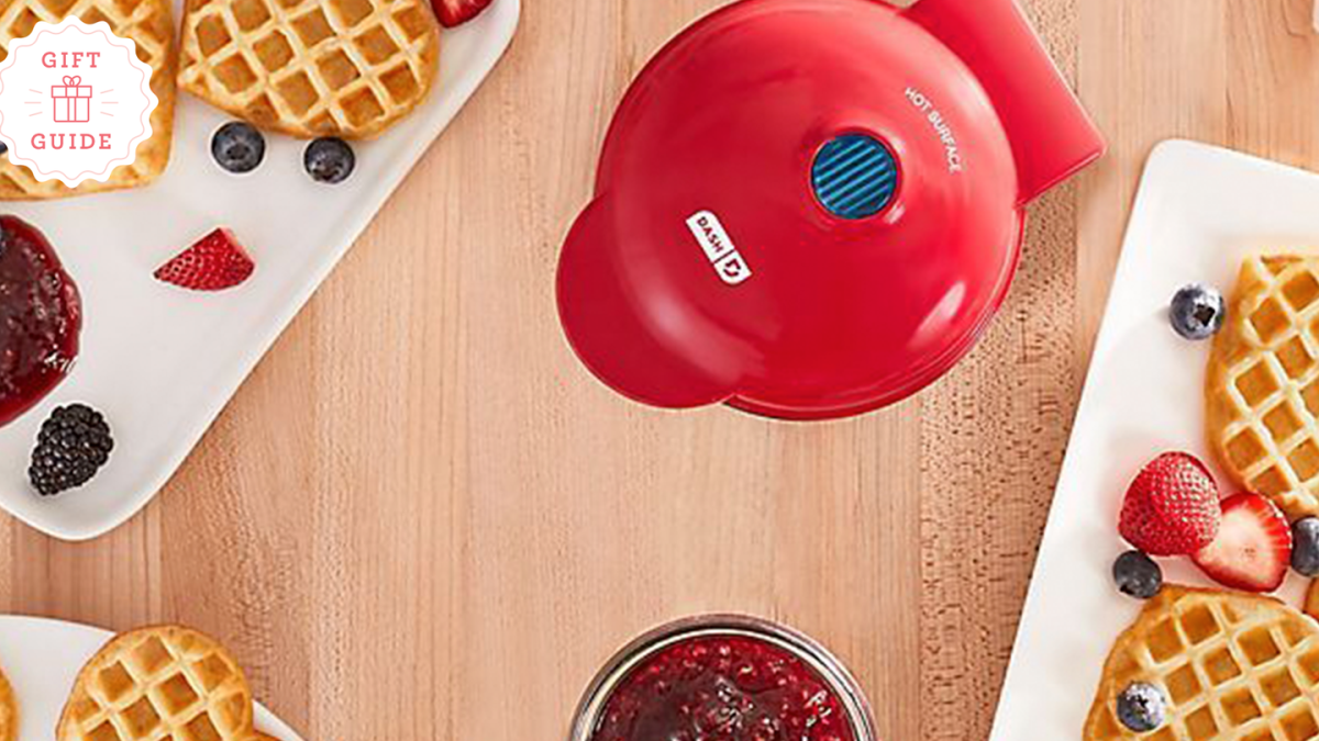 Dash 4 In. Red Mini Waffle Maker - Dunham's